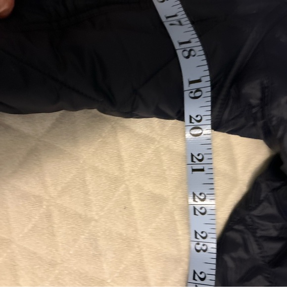 🛍️ Barbour Women's Dark Blue Quilted Puffer Coat - Picture 6 of 10